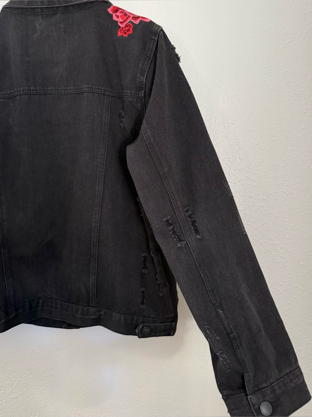 Cisono Black Distressed Denim Jacket Red Rose Embroidered XL - Picture 9 of 13